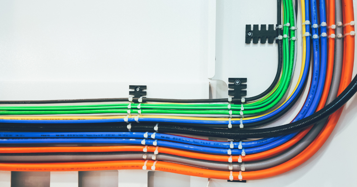 Romazi - Sua energia nossa marca Como Manter a Segurança da Energia Elétrica na sua Casa: 4 Dicas Essenciais  