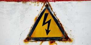 Romazi - Sua energia nossa marca Instalações elétricas antigas: principais cuidados para o eletricista  