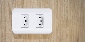 Romazi - Sua energia nossa marca Posicionamento Ideal de Tomadas  