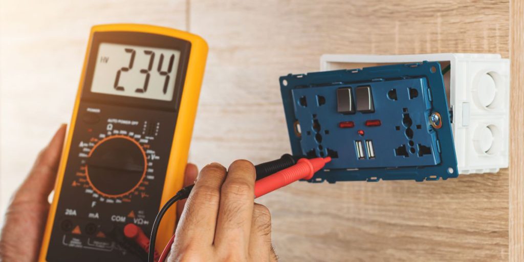 Romazi - Sua energia nossa marca Dicas de Segurança ao Lidar com Eletricidade em Casa  